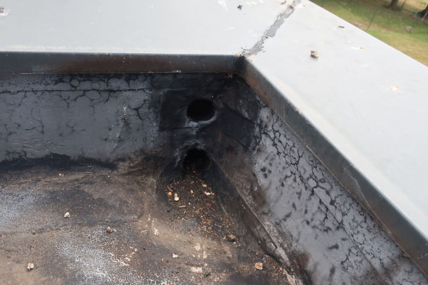 Défaut de comportement du relevé d'étanchéité en toiture terrasse