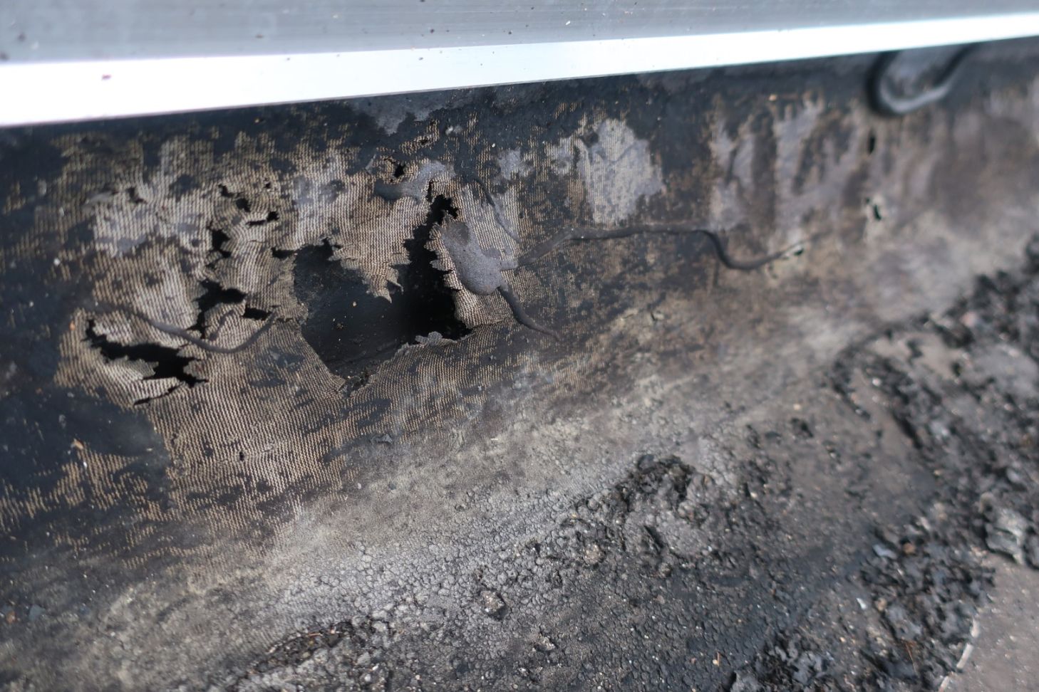 Membrane d'étanchéité non conforme mis en oeuvre de zone toiture terrasse