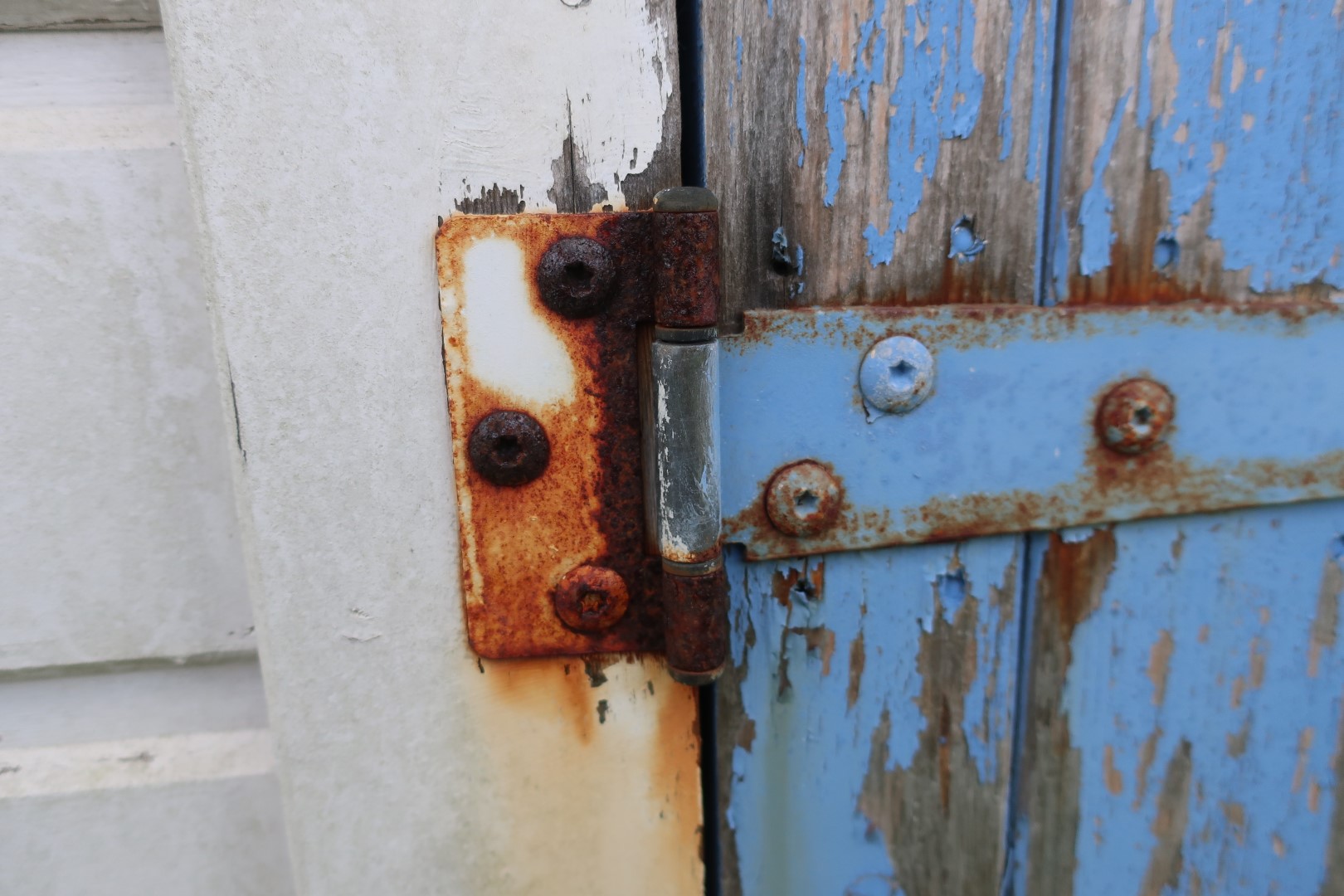 Oxydation très importante de ferrure sur maison en bord de mer