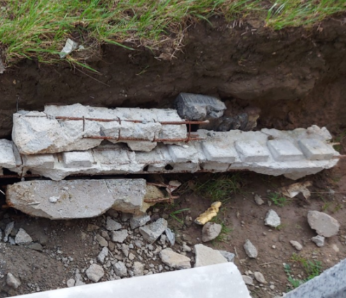 Linteaux en béton armé démolis à cause de la non-conformité du ferraillage : 