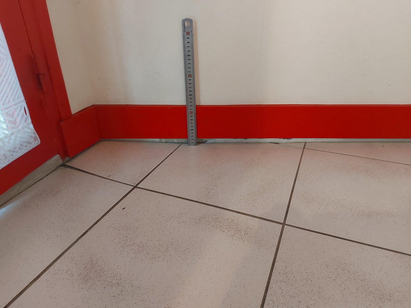 Tassement d'un dallage sur terre-plein mal compacté